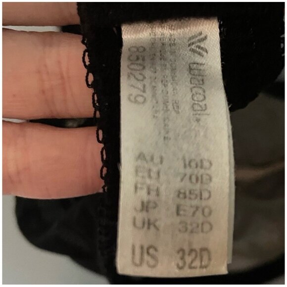 ​Wacoal Black and Nude Lace Bra with Underwire Size 32D – Women's Lingerie - Picture 6 of 6